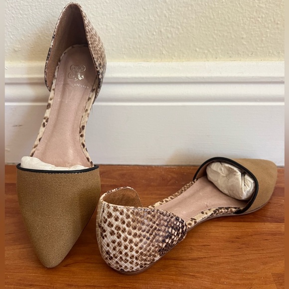 Andrew Stevens Shoes - New Andrew Stevens Tan  Snakeskin Canvas Flats Shoes Size 5.5